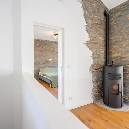 Serene 4Br Family Home By River Appartement