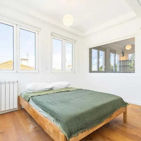 Serene 4Br Family Home By River Appartement